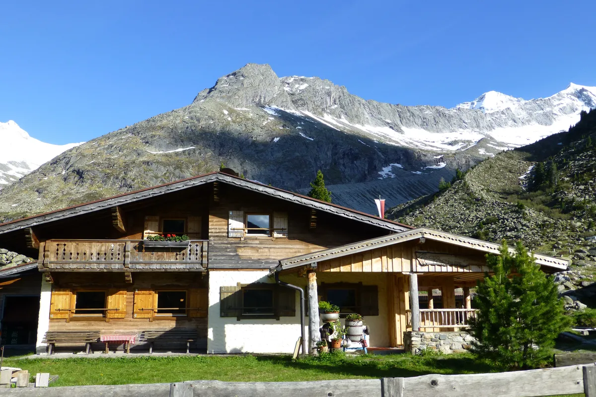 casa alpina tirolesa